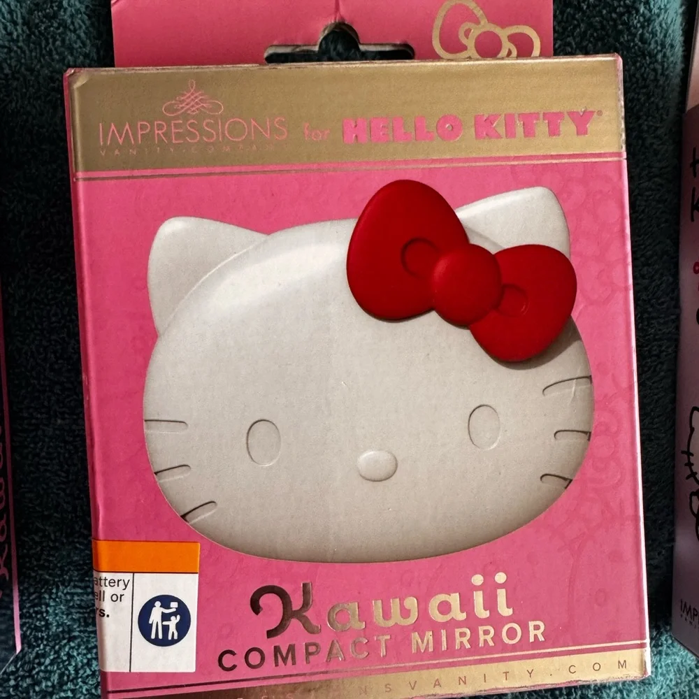 Hello Kitty Kawaii Compact Mirror - Soft Purple